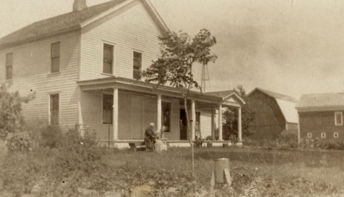 Metamora - Old Postcard (newer photo)